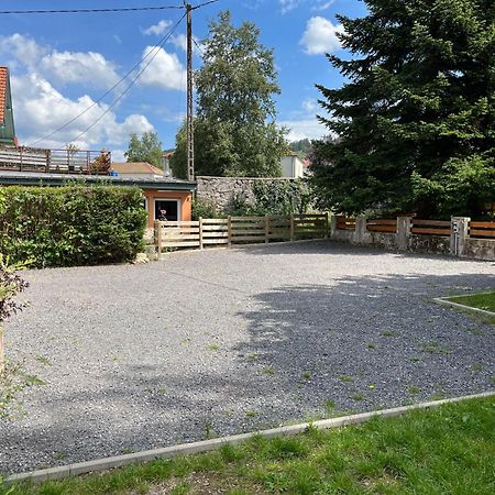 Gite Les Eglantines Rez-De-Jardin Жерарме Екстер'єр фото