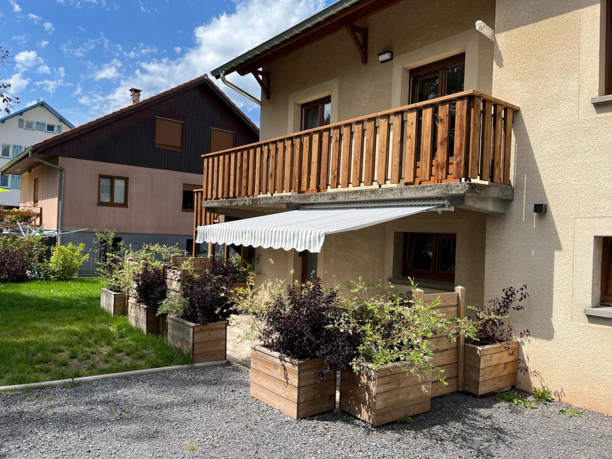 Gite Les Eglantines Rez-De-Jardin Жерарме Екстер'єр фото